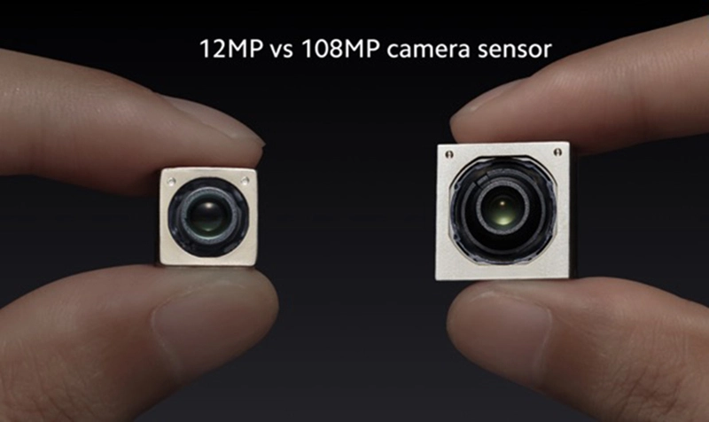 Camera đơn 12MP của iPhone SE so sánh với cụm ba camera 108MP của Xiaomi Redmi Note 13.